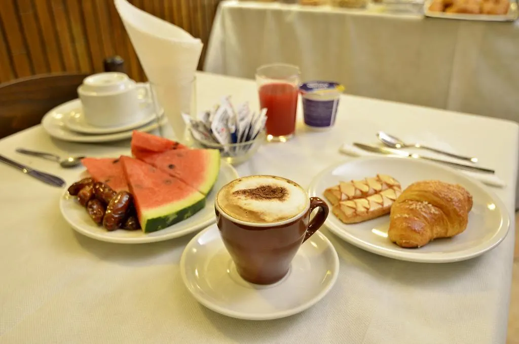 ***  Hotel Tirreno Rome Italie