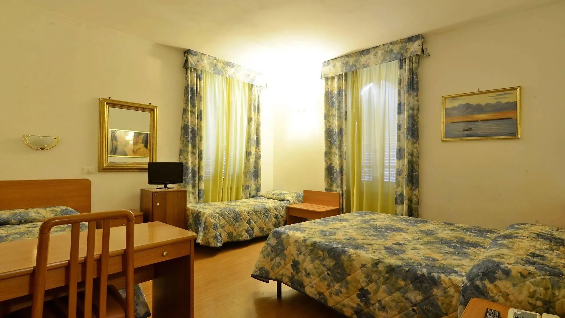 Hotel Tirreno Rome 3*,  Italie