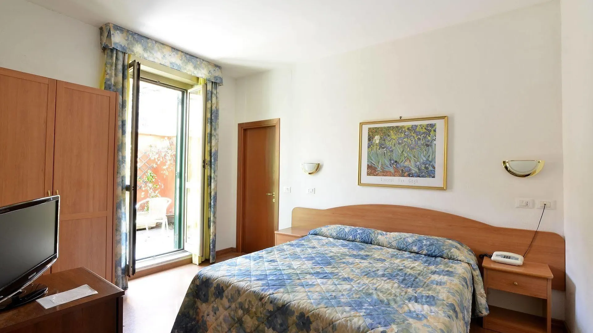 ***  Hotel Tirreno Rome Italie