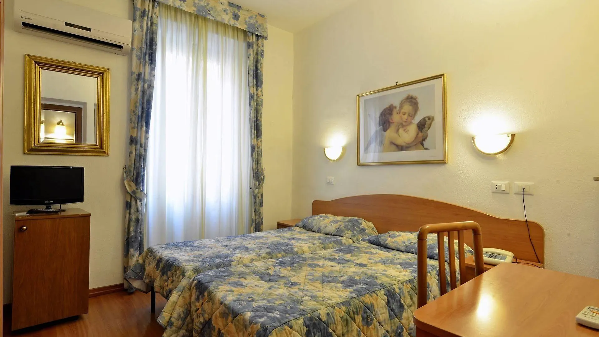 Hotel Tirreno Rome 3*,  Italie